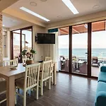 Seaside Summer Bliss - Aurora Luxury Pool Paradise * ペタリディオン