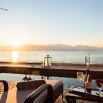 Seaside Summer Bliss - Aurora Luxury Pool Paradise ペタリディオン