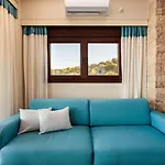 Seaside Summer Bliss - Aurora Luxury Pool Paradise