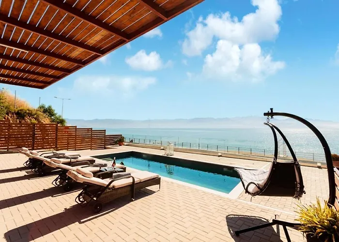 Seaside Summer Bliss - Aurora Luxury Pool Paradise Πεταλίδι