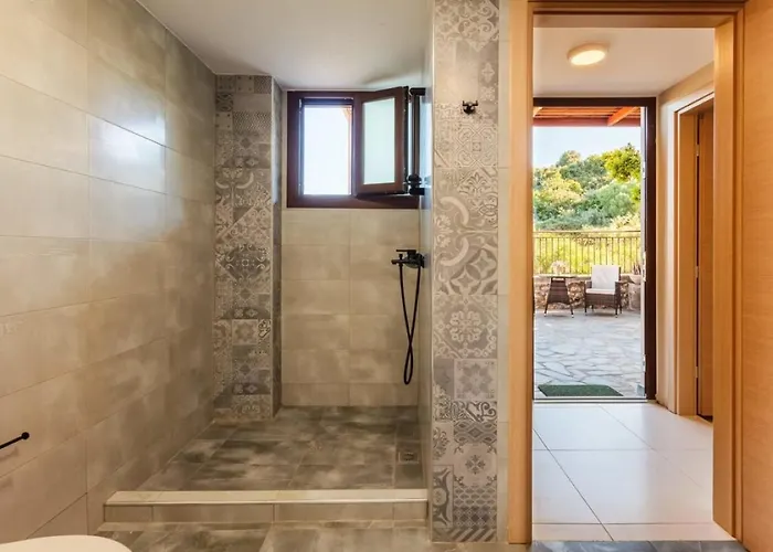 Seaside Summer Bliss - Aurora Luxury Pool Paradise *