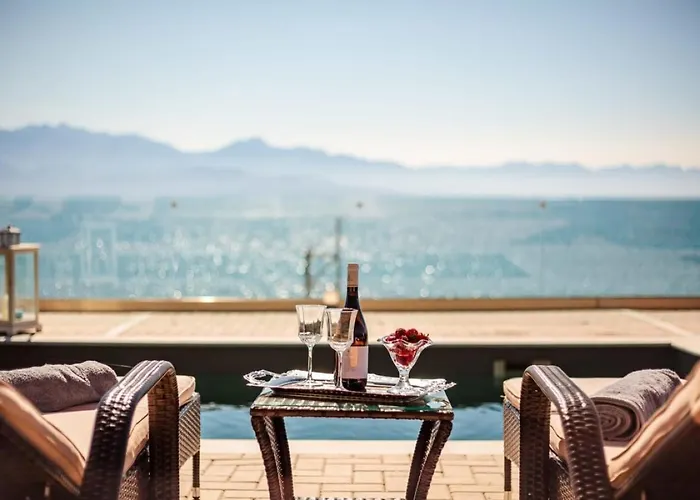 Seaside Summer Bliss - Aurora Luxury Pool Paradise Βίλα *