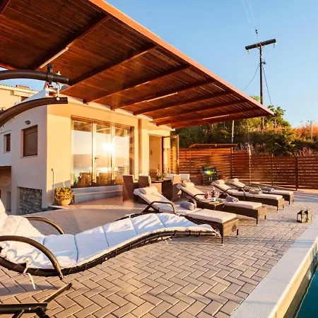 Seaside Summer Bliss - Aurora Luxury Pool Paradise *