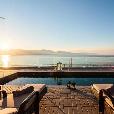 Seaside Summer Bliss - Aurora Luxury Pool Paradise וילה