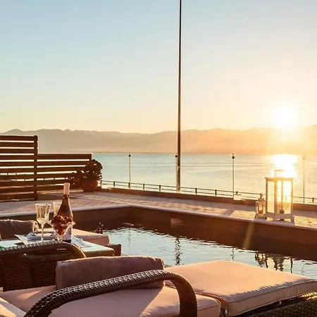 Seaside Summer Bliss - Aurora Luxury Pool Paradise וילה *