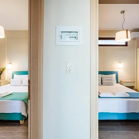 Seaside Summer Bliss - Aurora Luxury Pool Paradise וילה