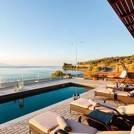 Seaside Summer Bliss - Aurora Luxury Pool Paradise